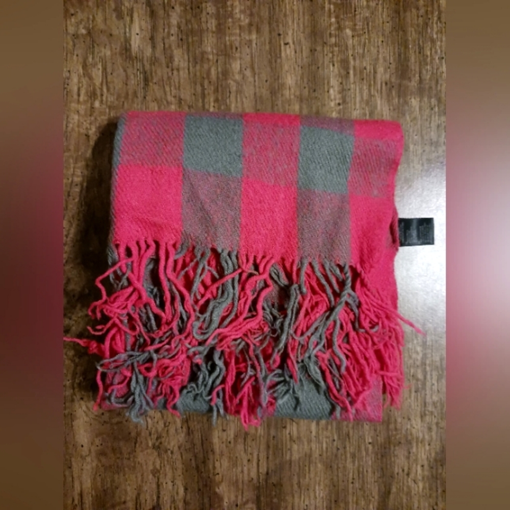 PLAID PINK AND GRAY WOMENS FALL AND WINTER SCARF ONE-SIZE🩶🩷